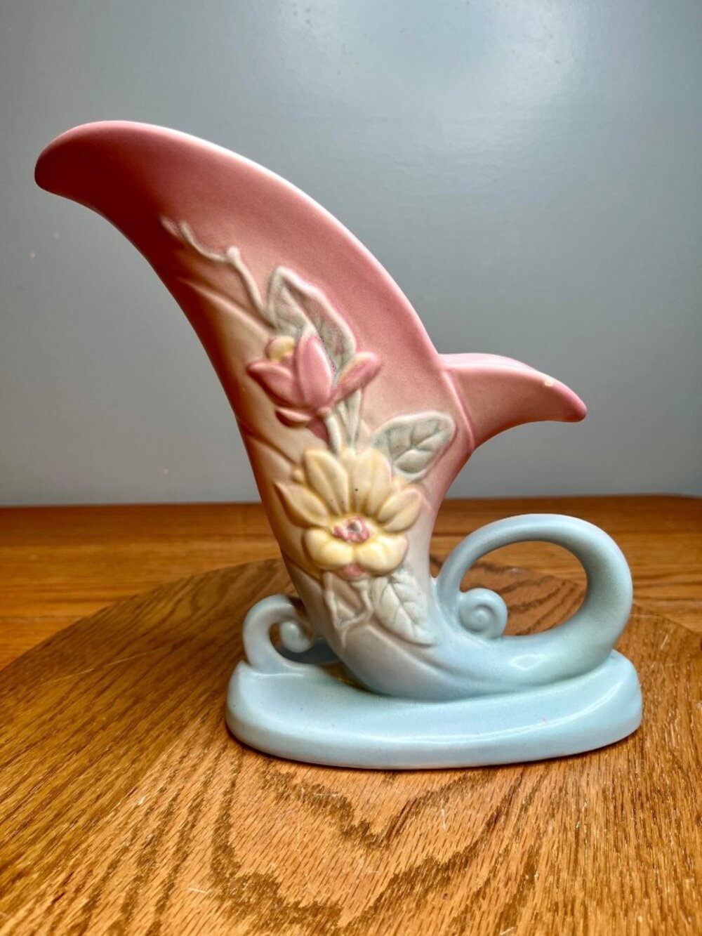 Hull Pink/Blue Floral Cornucopia Vase 8 1/2" USA-19 Matte Art Pottery - Picture 3 of 11